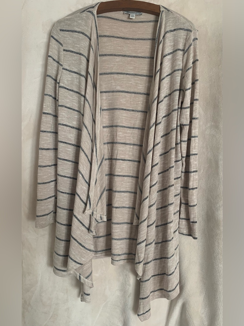 Women’s American Eagle Outfitters Striped Cream & Grey Open-Front Sweater